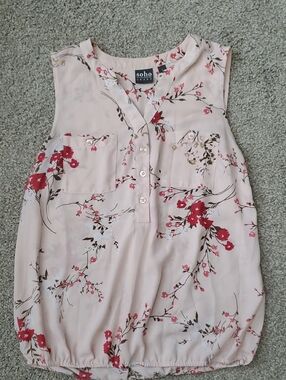 Soho Pink Floral Sleeveless Top with Red Blossoms Size Small